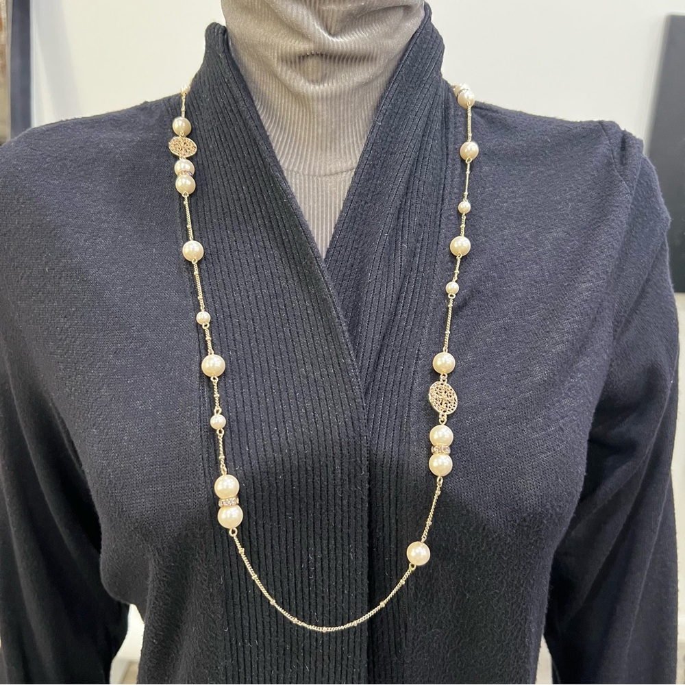 Ann Taylor Elegant Gold Pearl Necklace